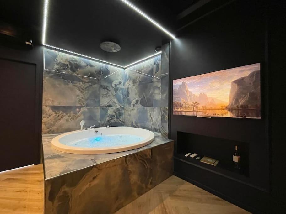 Myinsolite-L'Onyx Vauvert Extérieur photo